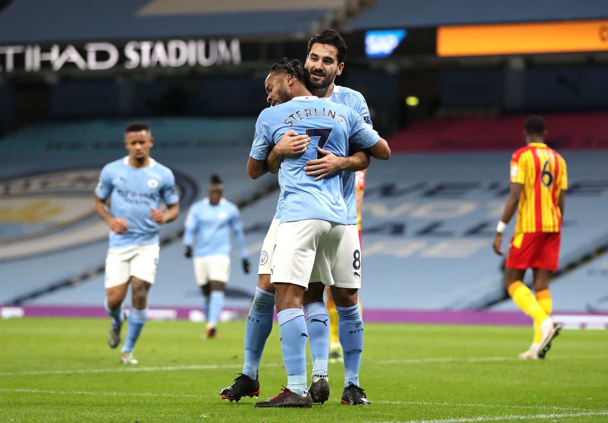 走出属于自 走出属于自